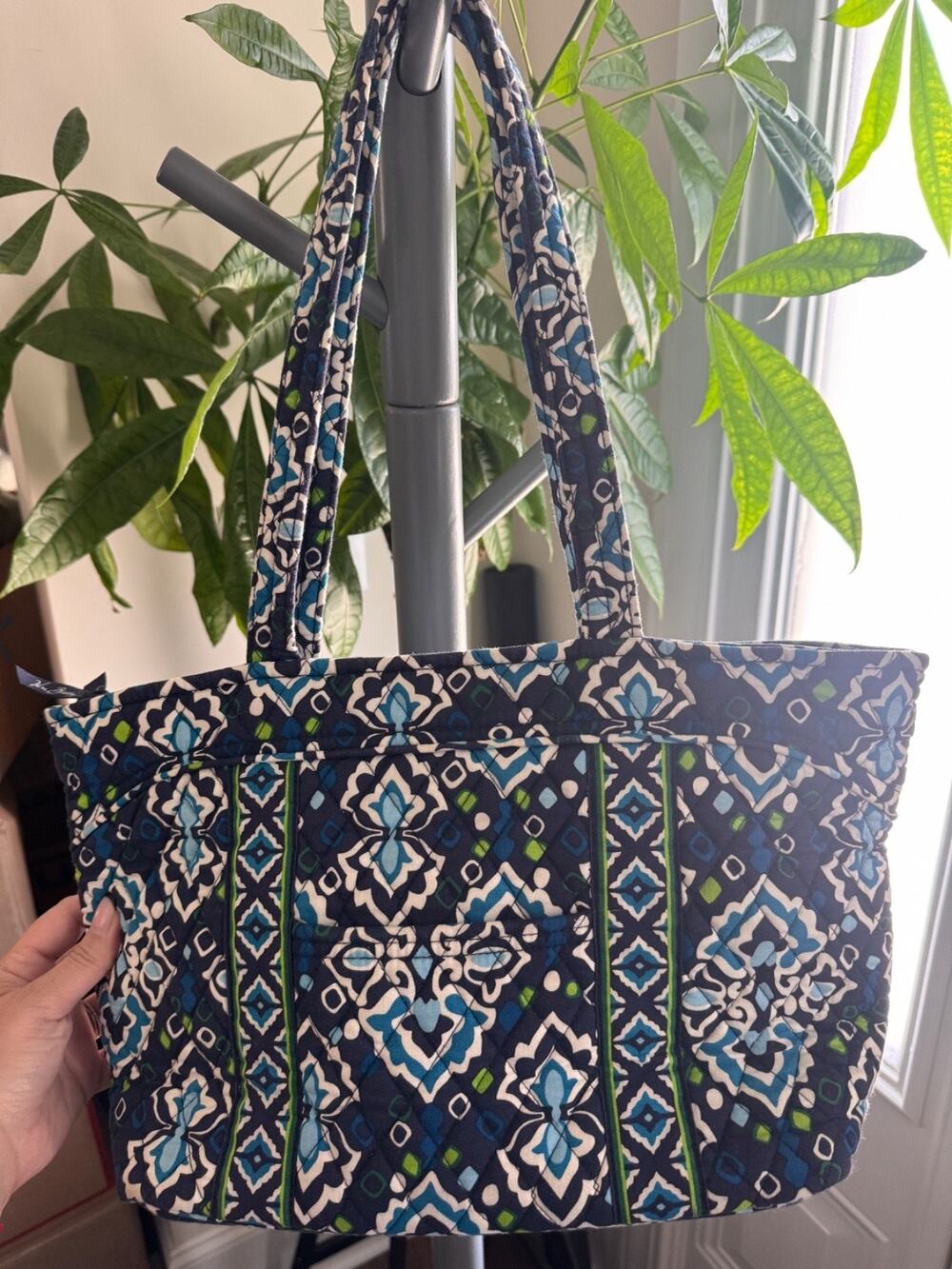 Vera Bradley Blue White Floral Quilted Shoulder Bag Zip Closure 8.5 x 15 P02